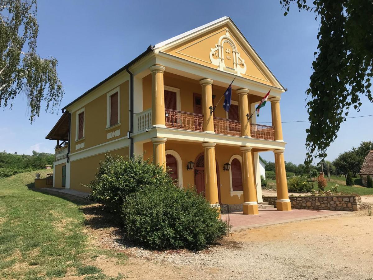 Apartamento Joe Bácsi Rezidenciája Kisharsány Exterior foto