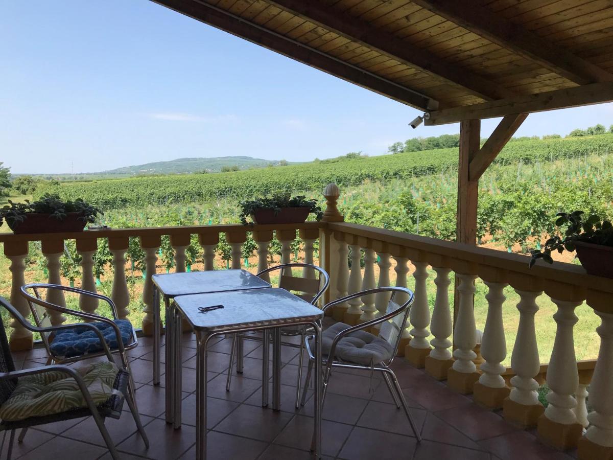 Apartamento Joe Bácsi Rezidenciája Kisharsány Exterior foto
